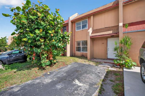 Leslie Estates, 2767 NW 197th Ter, Miami Gardens, Florida 33056, image 1