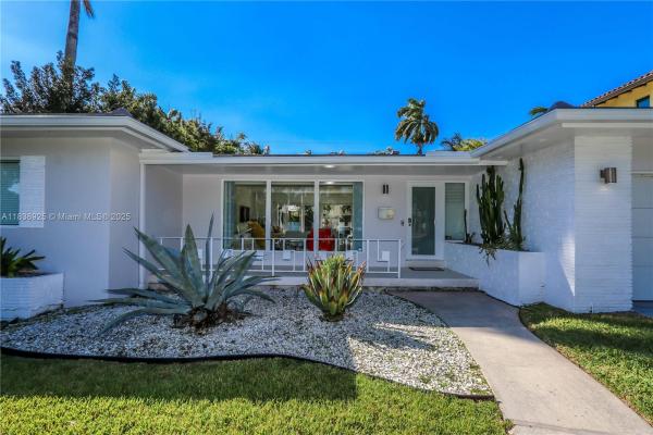 Hollywood Lakes, 952 Hollywood Blvd, Hollywood, Florida 33019, image 1