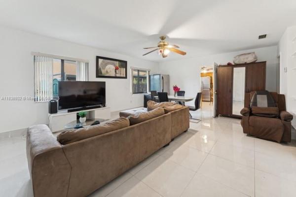 Biscayne Park Estates, 11610 NE 6th Ave, Biscayne Park, Florida 33161, image 2