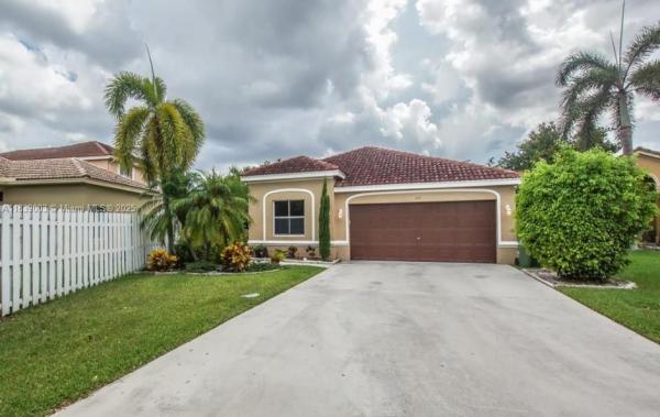 Vista Meadows, 675 Maplewood Ct #675, Weston, Florida 33327, image 1
