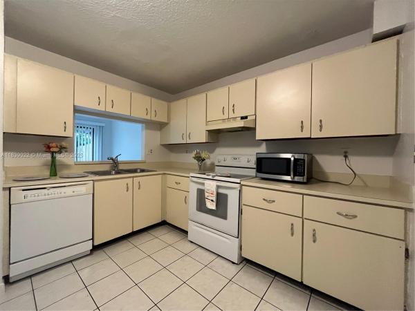 8032 NW 29th St #7, Sunrise, Florida 33322, image 1