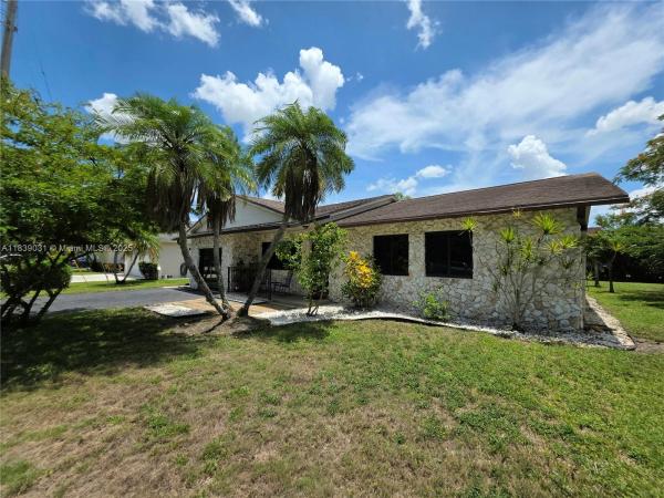 Isles Of Tamarac, 10120 NW 71st Pl, Tamarac, Florida 33321, image 2