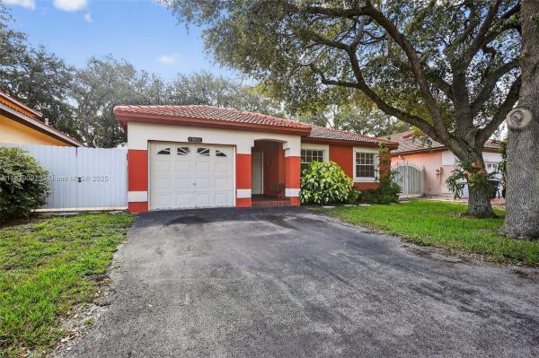 Marbella Park, 19611 NW 82nd Ct, Hialeah, Florida 33015, image 3