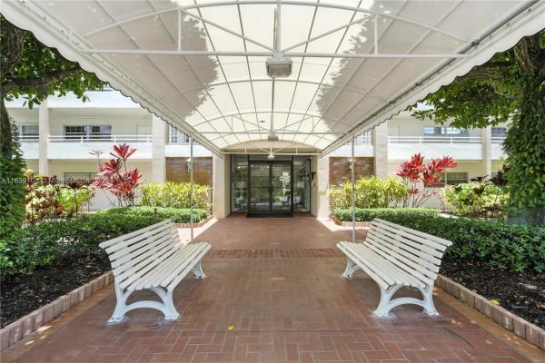 Palm-Aire Country Club 6, 3850 Oaks Clubhouse Dr #307, Pompano Beach, Florida 33069, image 1