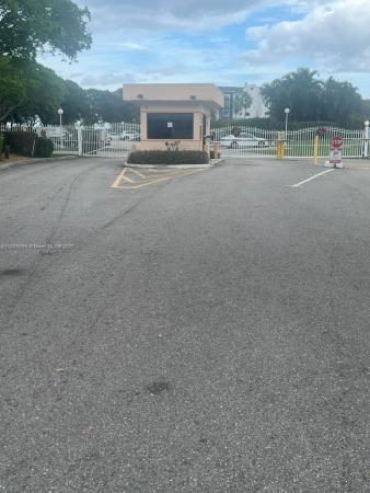 Breakwaters Of The Palm Beaches, 500 Executive Center Dr #2G, West Palm Beach, Florida 33401, image 2