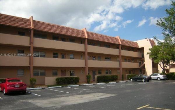Oriole Golf & Tennis Club 1, 7817 Golf Circle Dr #110, Margate, Florida 33063, image 2