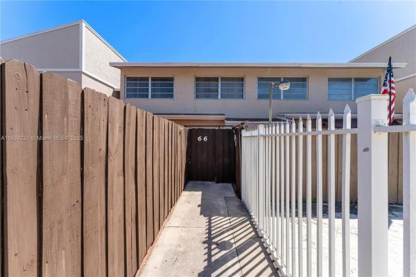 View West, 15660 SW 82nd Circle Ln #66, Kendall West, Florida 33193, image 2