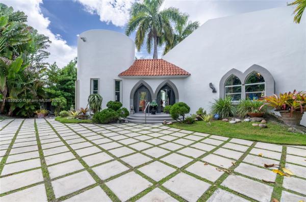 Tranquility Estates, 6867 SW 62nd Ter, South Miami, Florida 33143, image 2