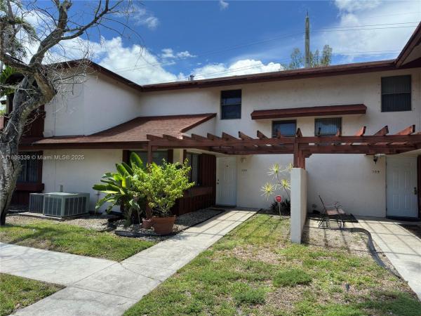 Misty Lakes South, 650 NW 210th St #104-27, Miami Gardens, Florida 33169, image 1