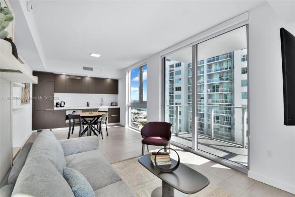 YotelPad Miami, 227 NE 2nd St #2000, Miami, Florida 33132, image 2
