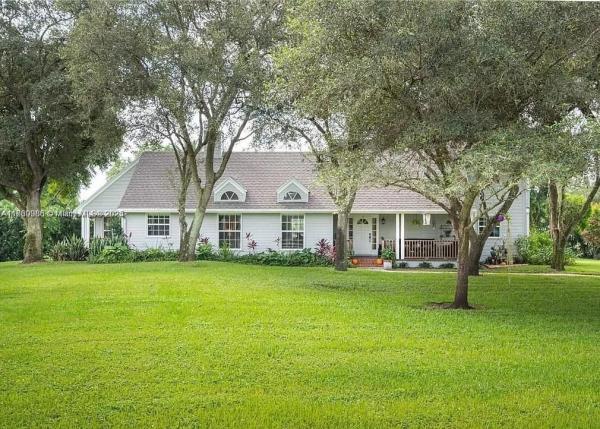 Sunshine Ranches, 13500 SW 55th St, Southwest Ranches, Florida 33330, image 1