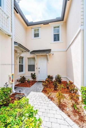 Fiji, 153 SE 28th Pl #2, Homestead, Florida 33033, image 2