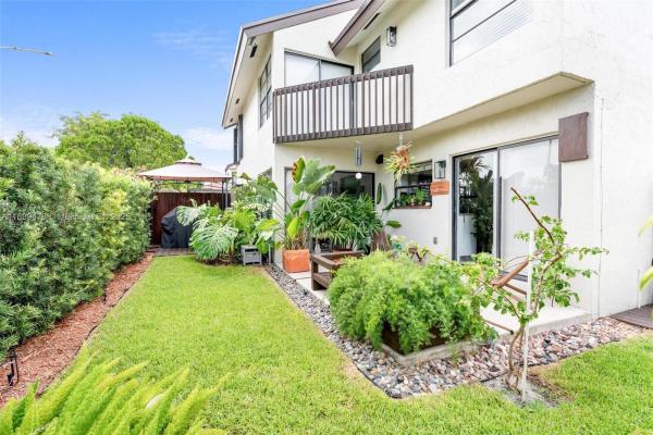 640 NW 98th Ct 640, Miami, Florida 33172, image 1