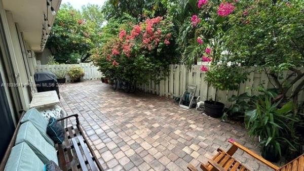 1655 NE 115 St 14b, Unincorporated Dade County, Florida 33181, image 3