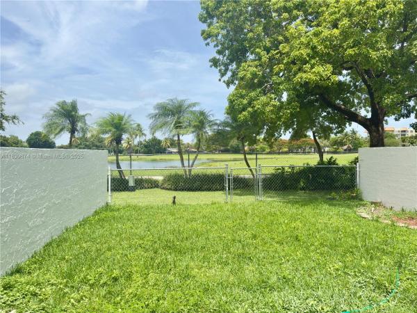 Briar Bay Townhouse Estates, 13009 SW 95th Ave, Kendall, Florida 33176, image 3