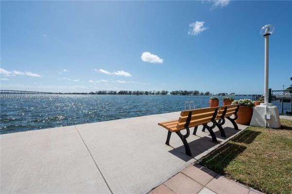 Brickell Place, 1925 Brickell Ave #D404, Miami, Florida 33129, image 1