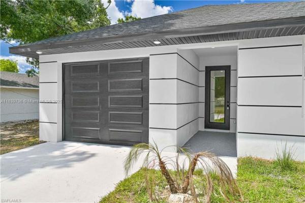 Carver Park, 2045 Carver Ave, Fort Myers, Florida 33916, image 1