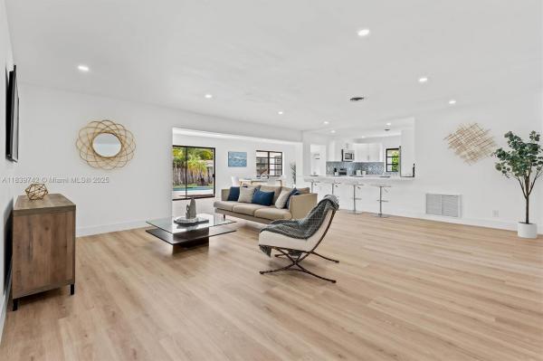 Plantation Gardens, 885 Azalea Ct, Plantation, Florida 33317, image 2