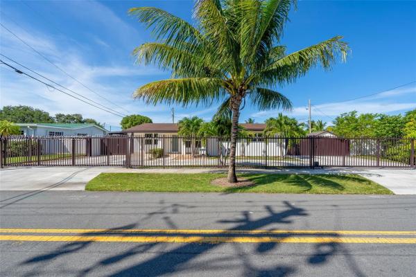 Fairfax Brolliar, 3501 Fairfax Dr, Fort Lauderdale, Florida 33312, image 1