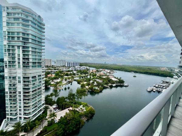 Parque Towers, 300 Sunny Isles Blvd 4-1806, Sunny Isles Beach, Florida 33160, image 1