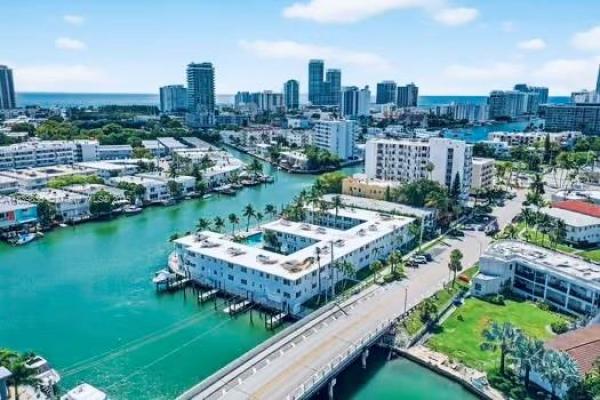 Island Point South, 7207 Bay Dr 25, Miami Beach, Florida 33141, image 1