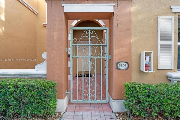 Villa Vizcaya, 8422 NW 140th Ter 3608, Miami Lakes, Florida 33016, image 1