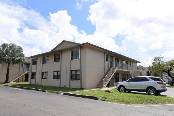 Rozland, 15318 SW 72nd St #15-23, Kendall West, Florida 33193, image 3
