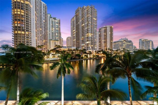 Icon Brickell Tower 2, 495 Brickell Ave #420, Miami, Florida 33131, image 1