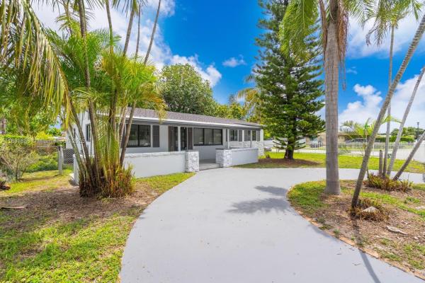 1041 NW 199th St, Miami, Florida 33169, image 1