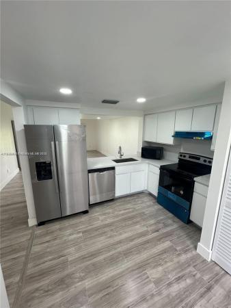 Sunblest Townhomes, 4632 NW 90th Ave, Sunrise, Florida 33351, image 2