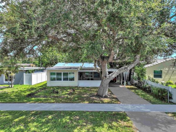 Hollywood Park, 2407 Harding St, Hollywood, Florida 33020, image 1