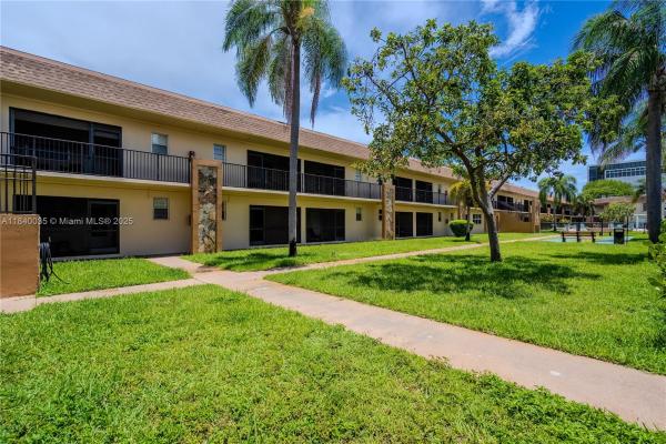 Strand Plaza, 421 NE 1st St #101, Hallandale Beach, Florida 33009, image 1