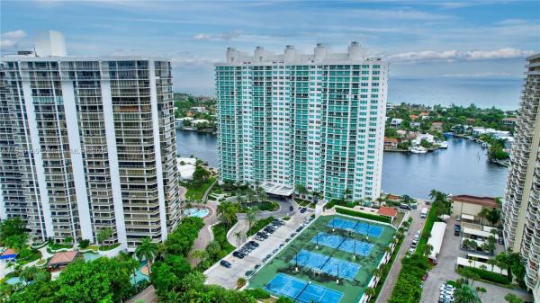 Hamptons West, 20281 E Country Club Dr #704, Aventura, Florida 33180, image 3