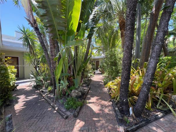 8300 Byron Ave #5, Miami Beach, Florida 33141, image 2