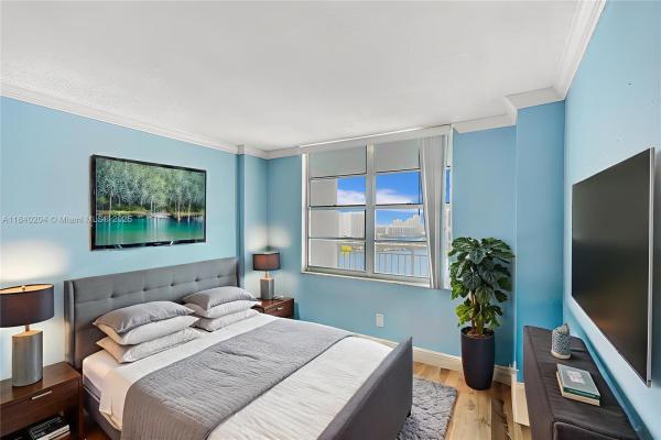Winston Towers 500, 301 174th St 2201, Sunny Isles Beach, Florida 33160, image 1