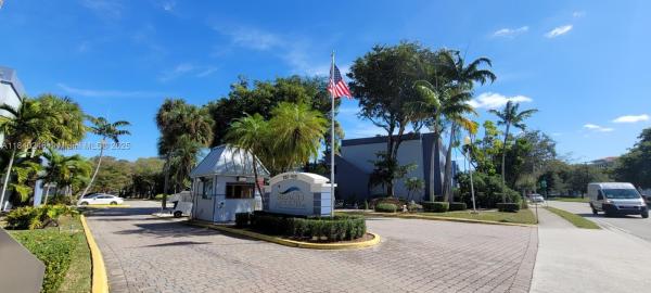 9351 Fontainebleau Blvd #B416, Unincorporated Dade County, Florida 33172, image 1