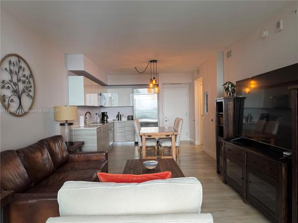 Brickell House, 1300 Brickell Bay Dr #1808, Miami, Florida 33131, image 1
