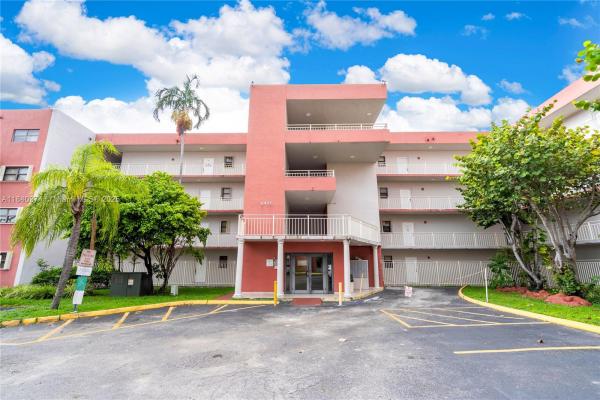 8425 NW 8 St 304, Unincorporated Dade County, Florida 33126, image 1