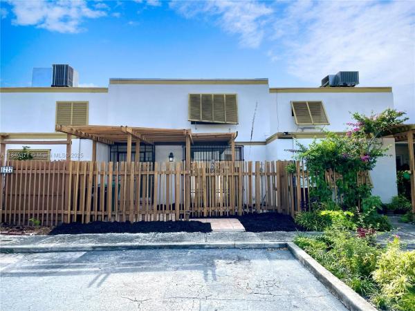 1725 SW 131st Place Cir S, Miami, Florida 33175, image 1