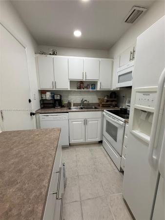 Devon At River Shores, 3000 NE 16th Ave #209, Oakland Park, Florida 33334, image 1