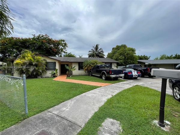 Cantisano, 10350 SW 167th St, Palmetto Estates, Florida 33157, image 2