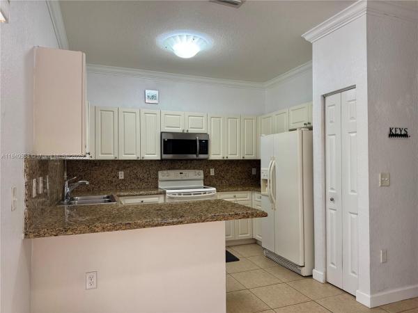 2741 NE 4th St #203, Unincorporated Dade County, Florida 33033, image 1