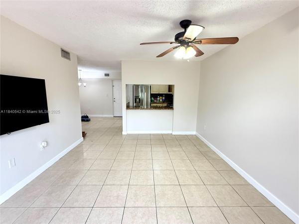 El Pueblo De Vera, 5765 W 25th Ct #402, Hialeah, Florida 33016, image 1