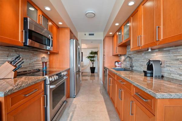 Harborside At The Waterways, 3640 Yacht Club Dr #1108, Aventura, Florida 33180, image 3