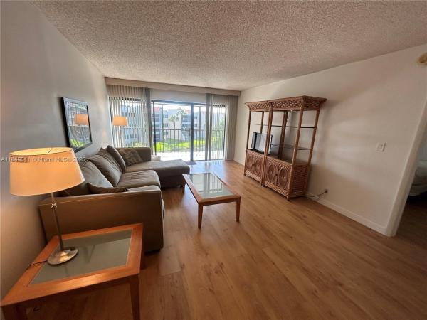 Racquet Club At Bonaventure, 230 Lakeview Dr #301, Weston, Florida 33326, image 1
