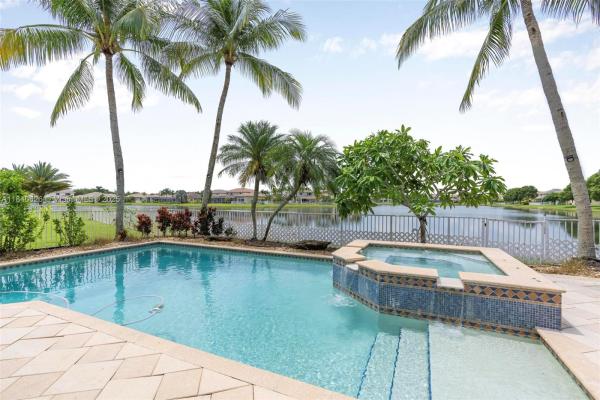 Laguna Isles, 19360 SW 61st St, Pembroke Pines, Florida 33332, image 3
