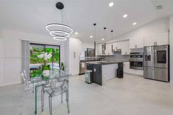 Sugar Pond Manor, 13526 Jonquil Pl, Wellington, Florida 33414, image 1