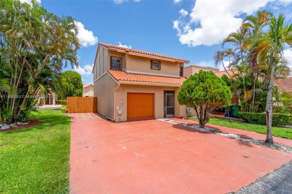 Country Club Gardens, 19631 Cypress Ct, Hialeah, Florida 33015, image 3
