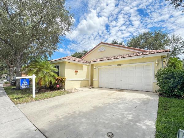 Lake St Croix At Indigo Lakes, 5462 NW 49th Ct, Coconut Creek, Florida 33073, image 1