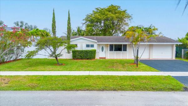Kendale Lakes No HOA, 7700 SW 137th Ct, Kendale Lakes, Florida 33183, image 3